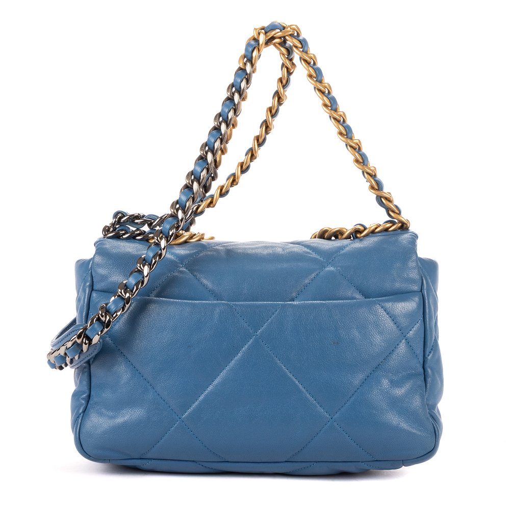 Chanel Classic 19 Flap - Picture 5 of 11